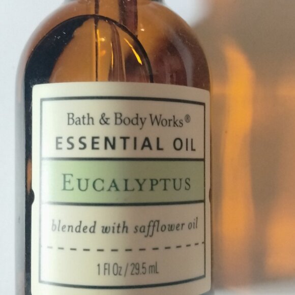Bath Body Works Essential Oil Eucalyptus 1 Fl Oz Safflower Plants in Harmony - Picture 7 of 11